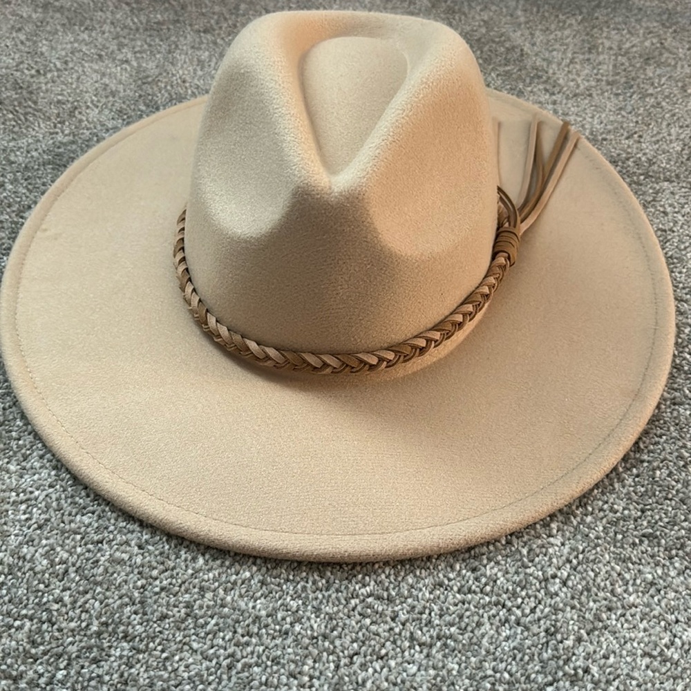 Beige Felt Hat for Fall with braided rope detail